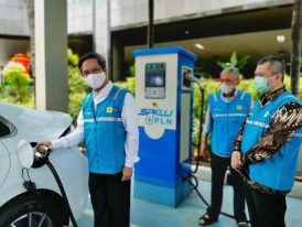 dukung_kendaraan_listrik_pln_siapkan_spklu_di_kantor_pusat_15052