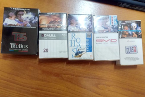 gerebek-3-bangunan-bea-cukai-amankan-rokok-ilegal-senilai-rp-366-juta_m_225994