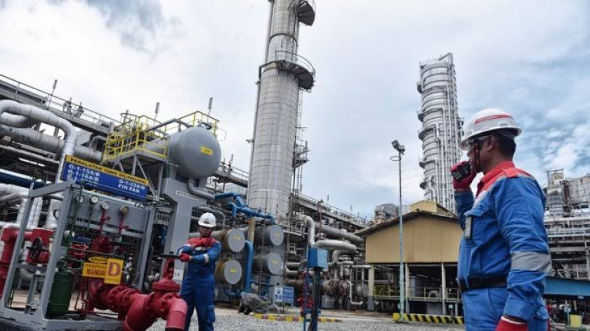 Indonesia to build US$12.5 billion oil refinery to boost energy ...