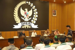 DPR Mahasiswa - image source: Realita Rakyat