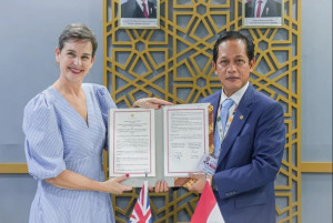 UK-Indonesia MoU Hanif Faisol Nurofiq - image source: KLH